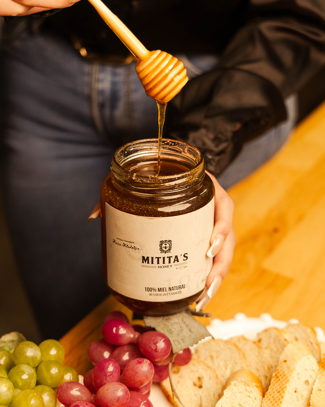 1) Miel 100% Natural 650 g – Flor de Café y Aguacate | Finca Filadelfia